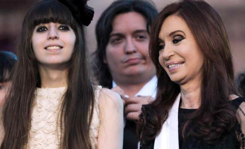 Cristina Kirchner y sus hijos 