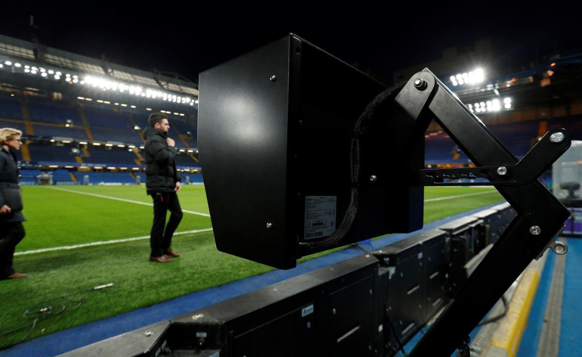 VAR sistema de videoarbitraje - REUTERS -