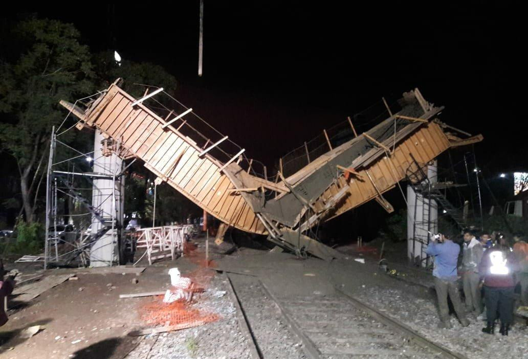 Cayó puente sobre tren San Martín