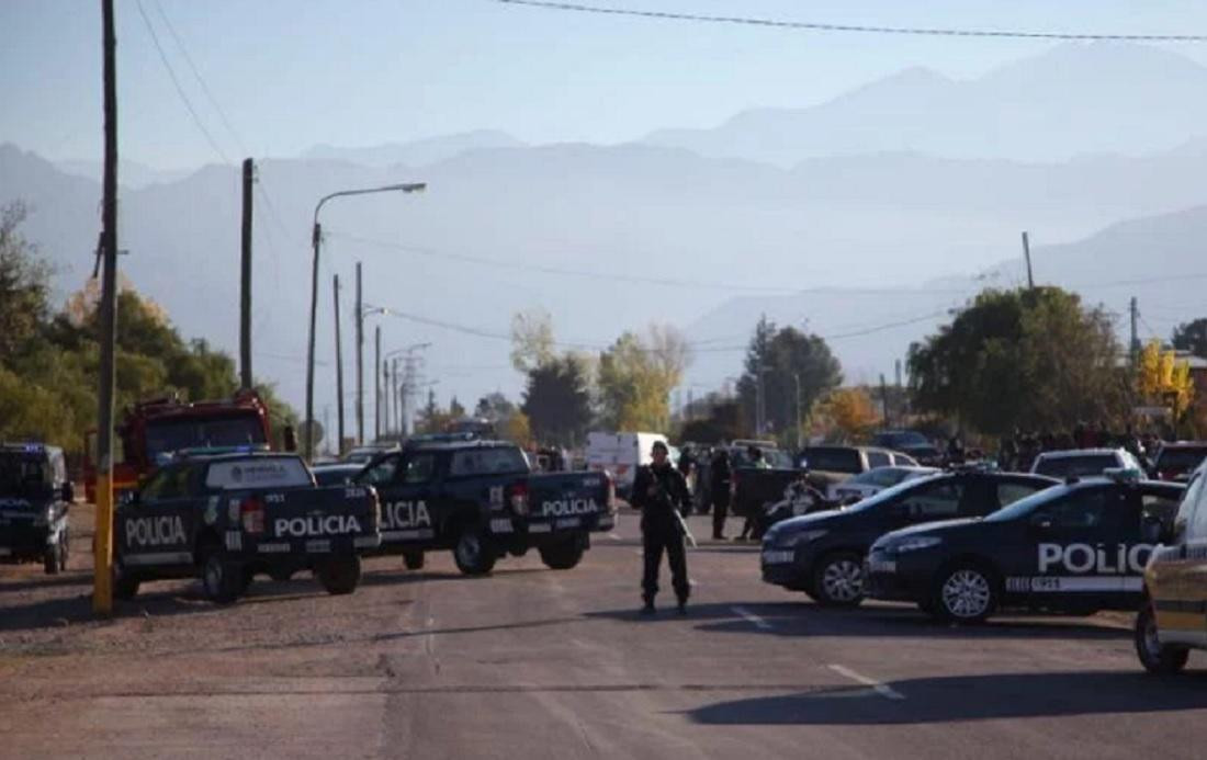 Mendoza - Apuñaló a mujer embarazada y mató a dos policías