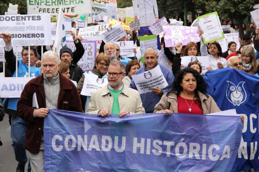 Protesta de docentes universitarios - Educación - Política