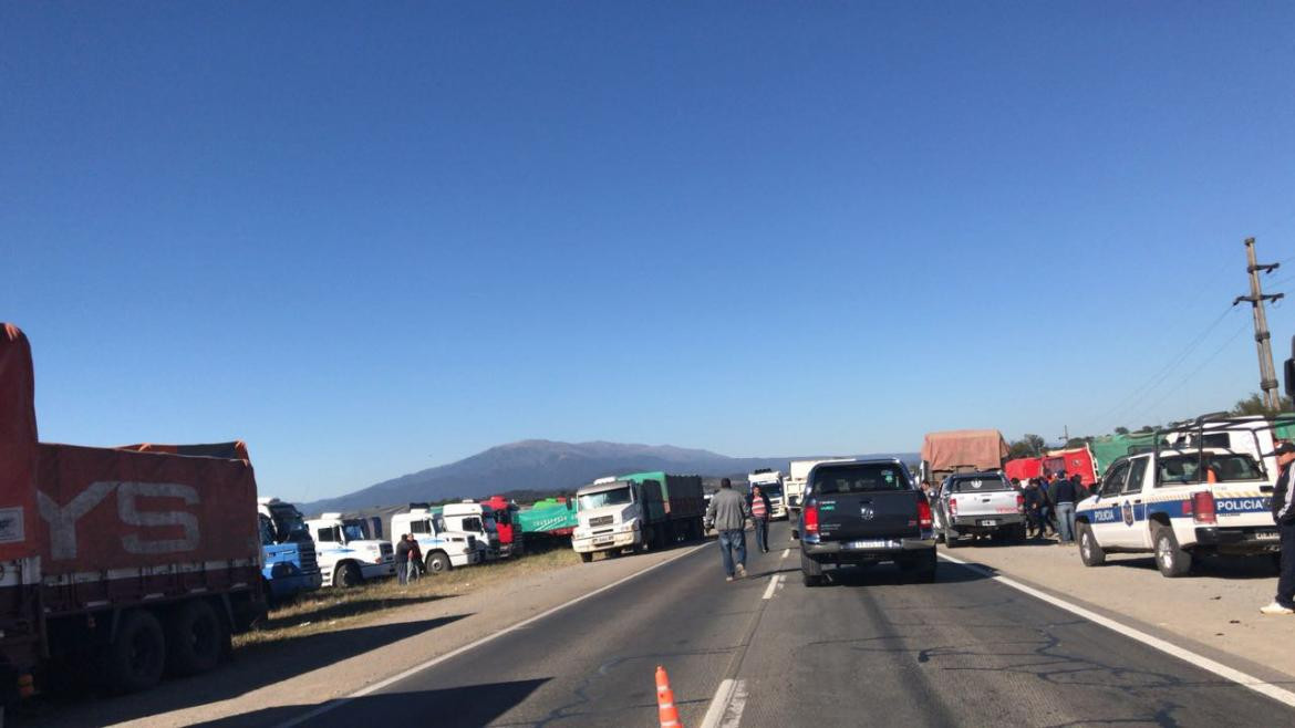 Protesta de camioneros en Salta