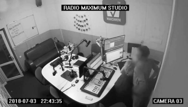 Pareja teniendo sexo - estudio de radio