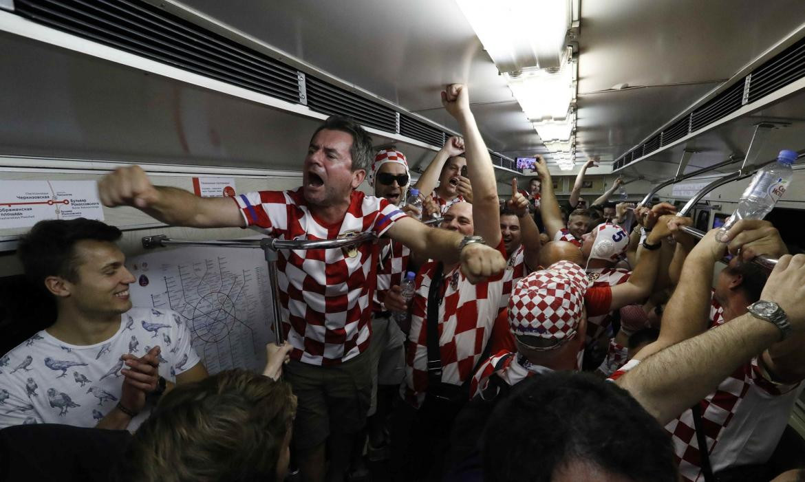 Hinchas croatas - hinchas franceses Fotos Reuters