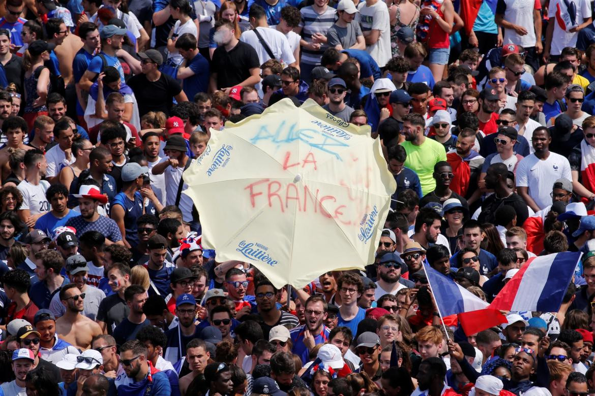 Hinchas croatas - hinchas franceses Fotos Reuters