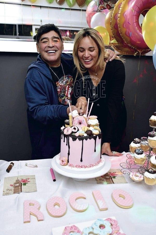 Diego Maradona y Rocío Oliva, Revista Gente