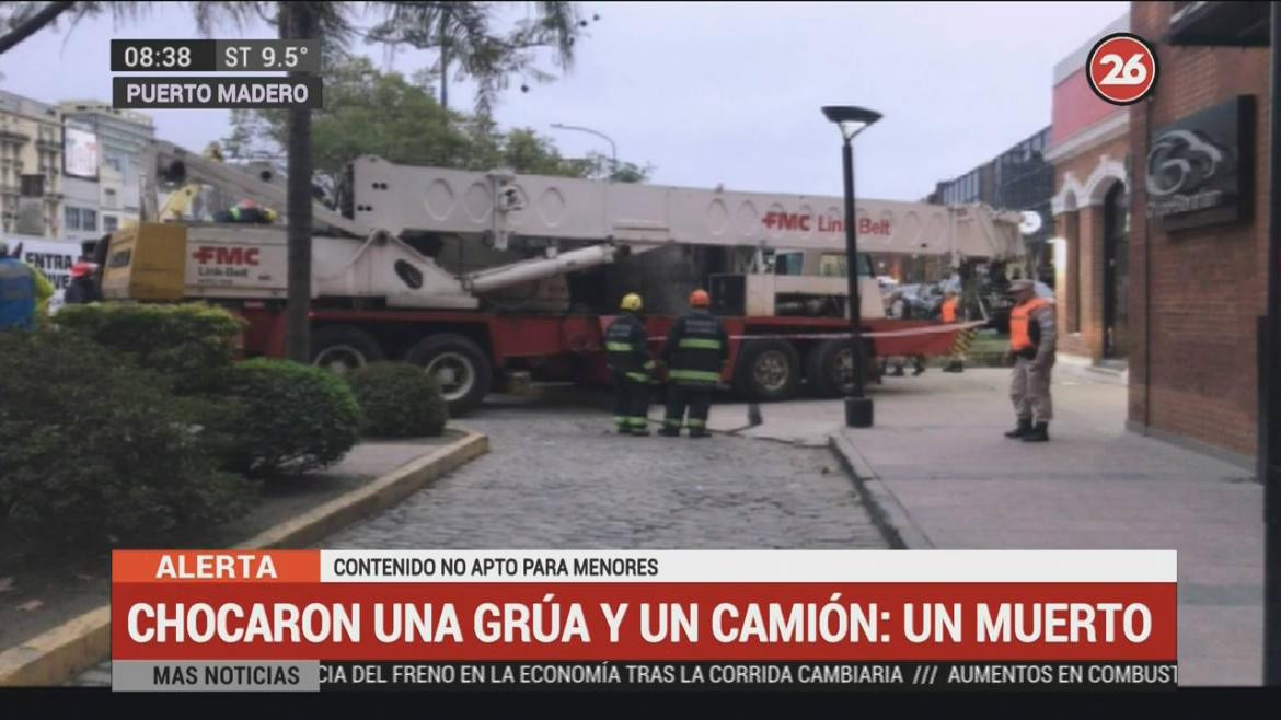 Accidente fatal entre grua y camion en Puerto Madero (Canal 26)