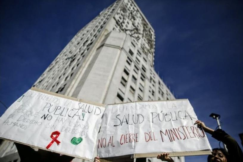 Salud pública, abrazo al Ministerio de Salud