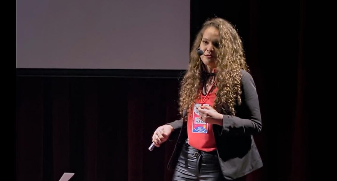 ¿Qué tienen los pobres en la cabeza? - Charla TED en Bahía Blanca