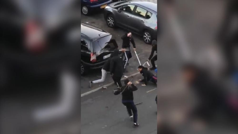 Joven apaleado en Francia