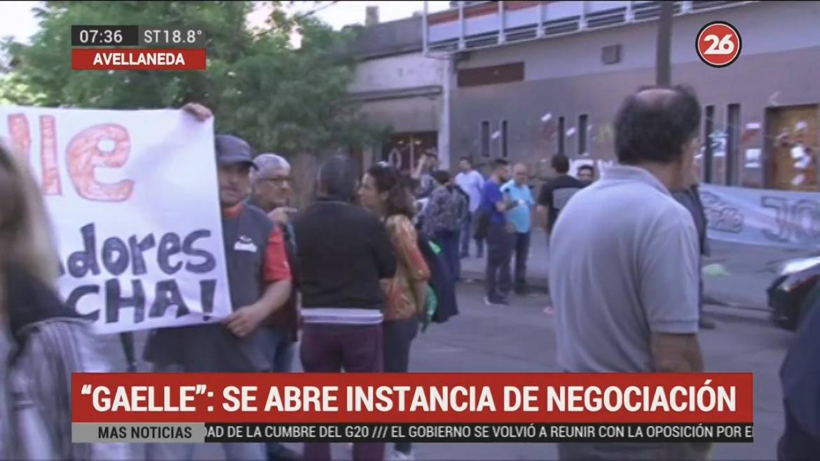 Acampe de trabajadores de Gaelle por despidos (Canal 26)