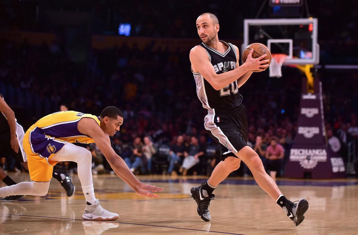 San Antonio Spurs anunció que retirará la camiseta número 20 de Manu Ginóbili, NA