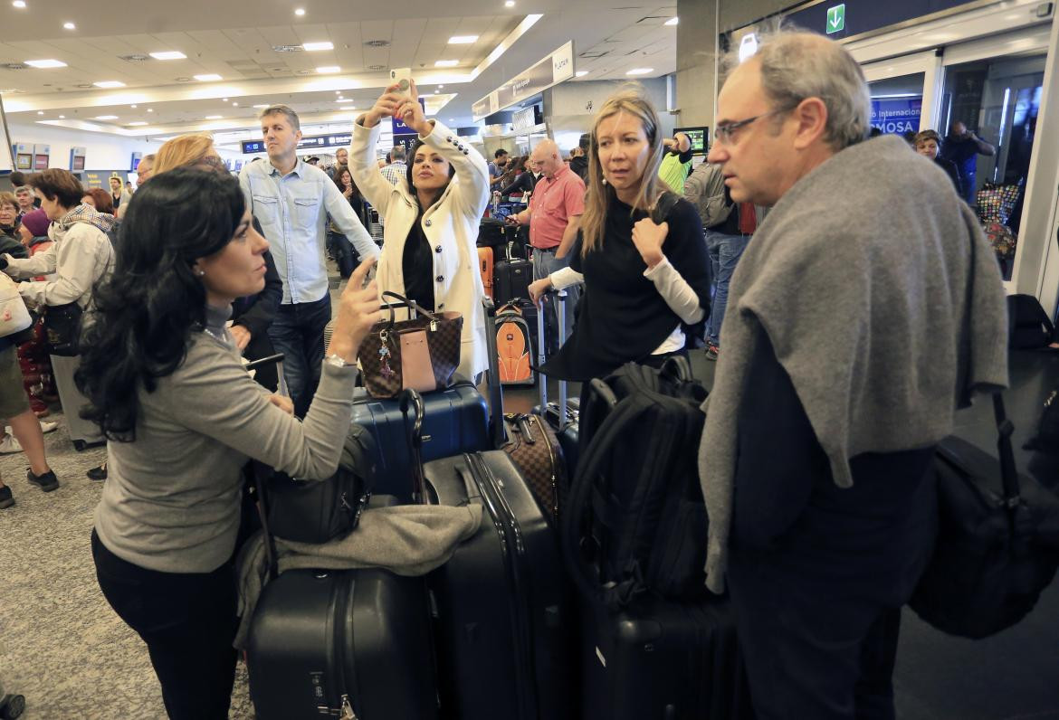 Vuelos suspendidos en Aeroparque por conflicto gremial en Aerolineas Argentinas y Austral, NA