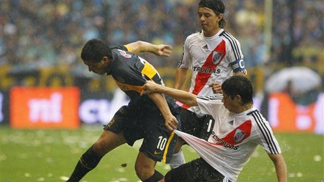 Boca vs. River suspendido por lluvia en 2010