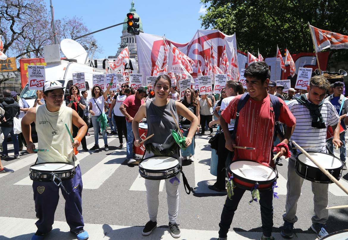 Movimientos sociales frente al Congreso, marcha, protesta, política, NA