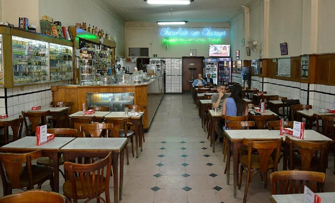  Bar La Giralda de Av. Corrientes, víctima de la crisis económica