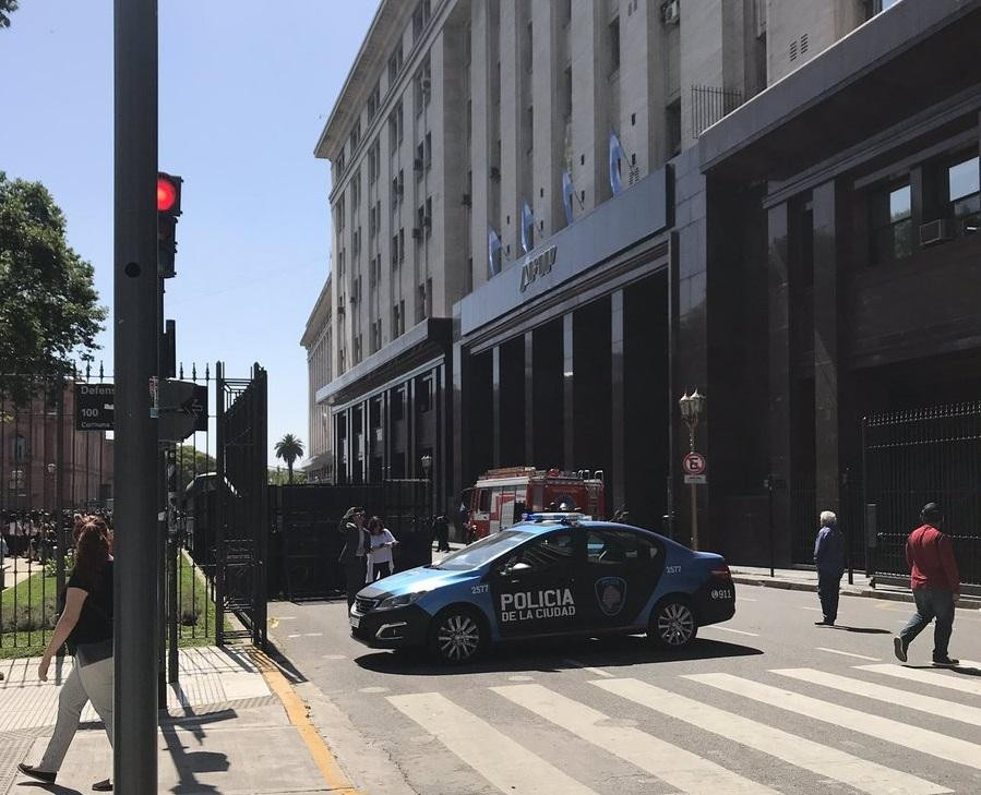 Evacúan edificio de AFIP - Principio de incendio