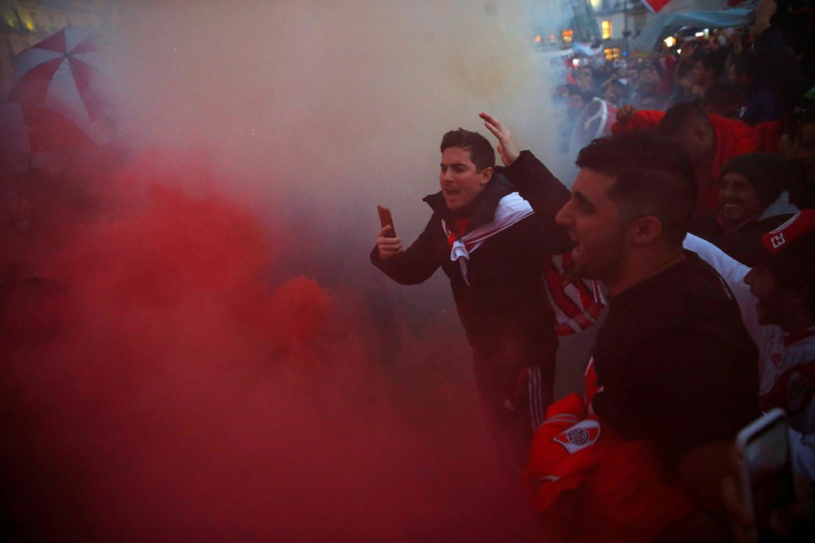 Histórico banderazo de River en España por la Superfinal, Reuters