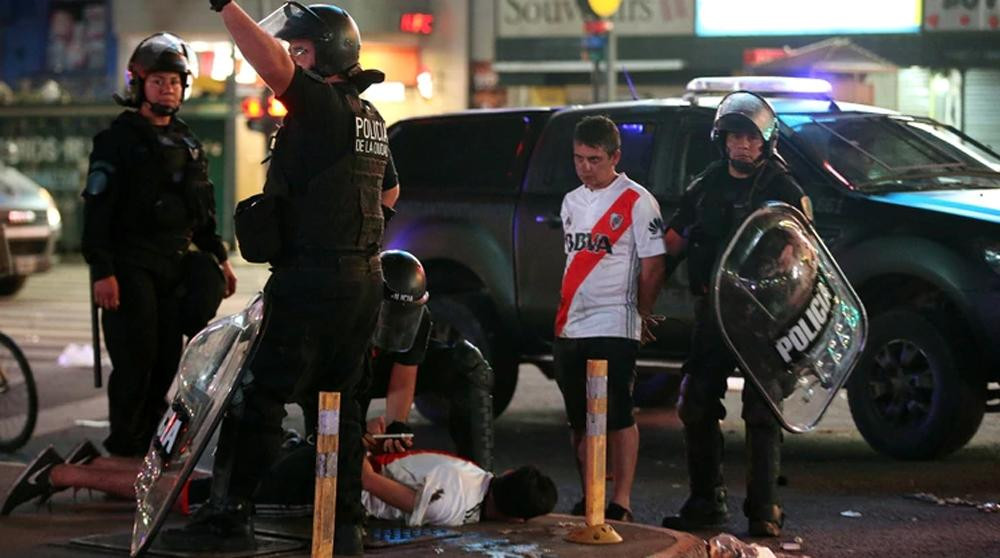 Festejos de River en el Obelisco: incidentes, corridas y detenidos 