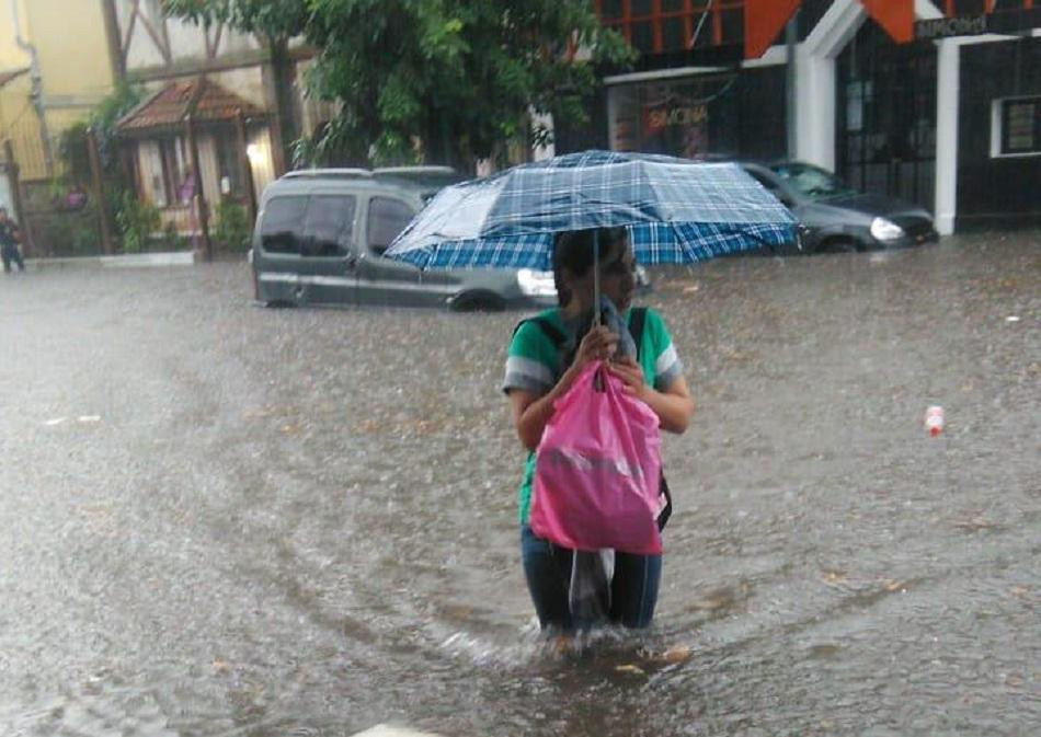 Diluvio en Lomas de Zamora, inundación, lluvia torrencial