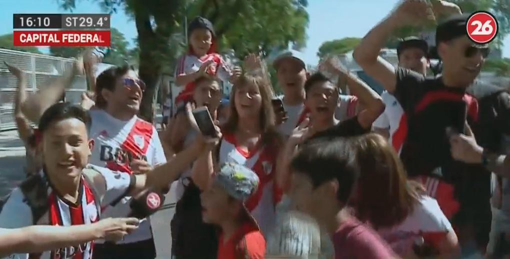 Fiesta Millonaria: los hinchas de River y toda la previa en el Monumental, Canal 26