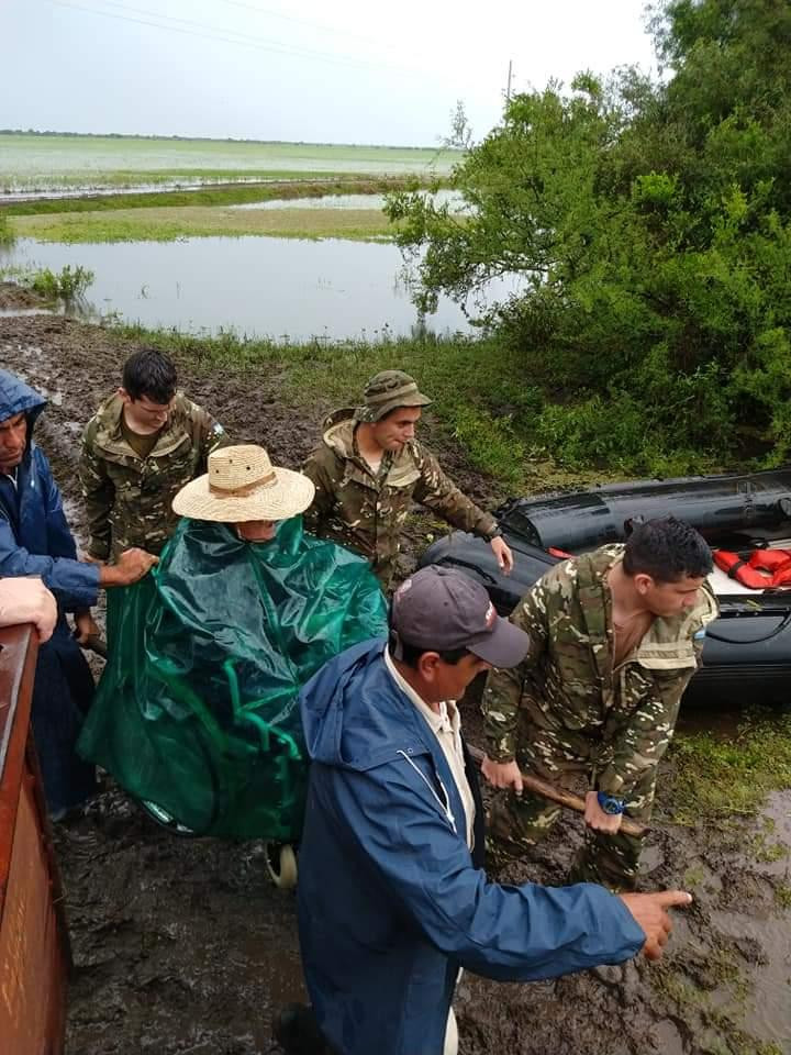 Ejército Argentino y redes solidarias se movilizan por las inundaciones del Litoral