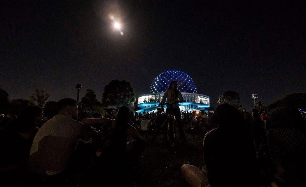 Superluna en el Mundo - Planetario