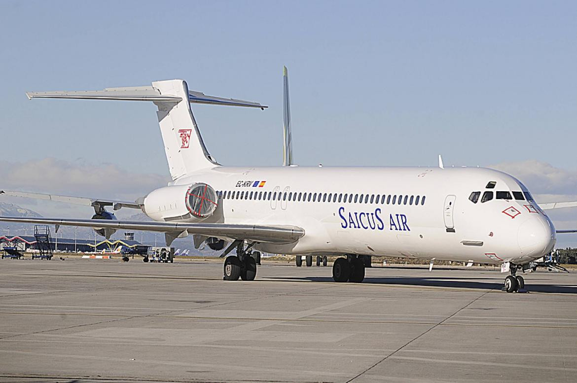 Avión abandonado en el aeropuerto de España