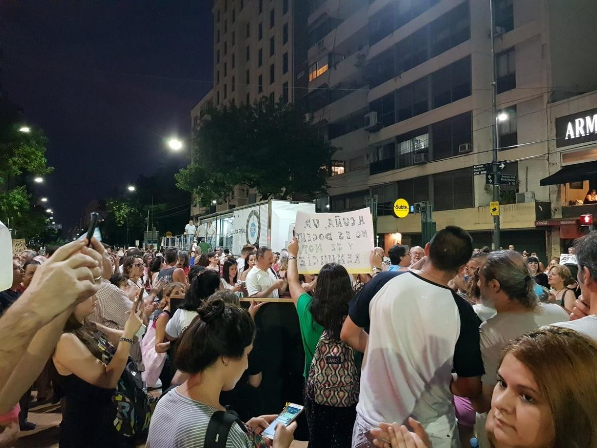 Ruidazo contra los tarifazos, Acoyte y Rivadavia, Caballito