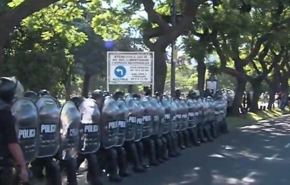 Incidentes en marcha a favor de Maduro en Recoleta