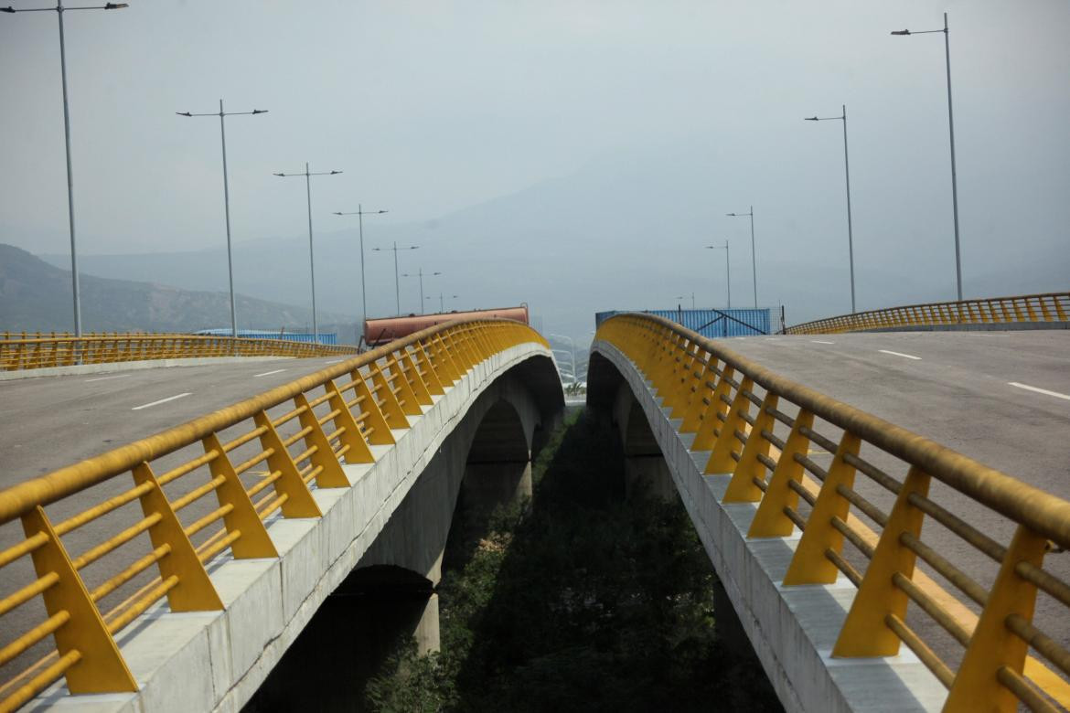 Bloqueo puente - Crisis en Venezuela Reuters