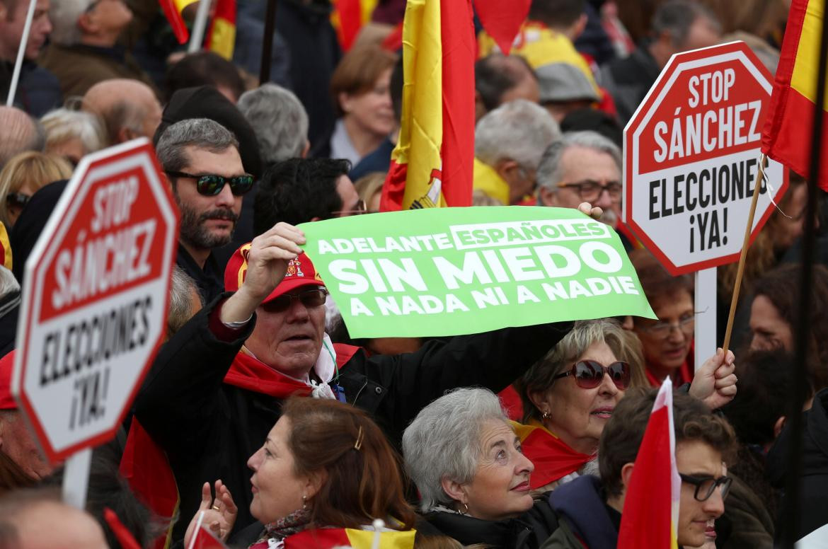 Multitudinaria marcha en España contra gobierno español - Foto Reuters