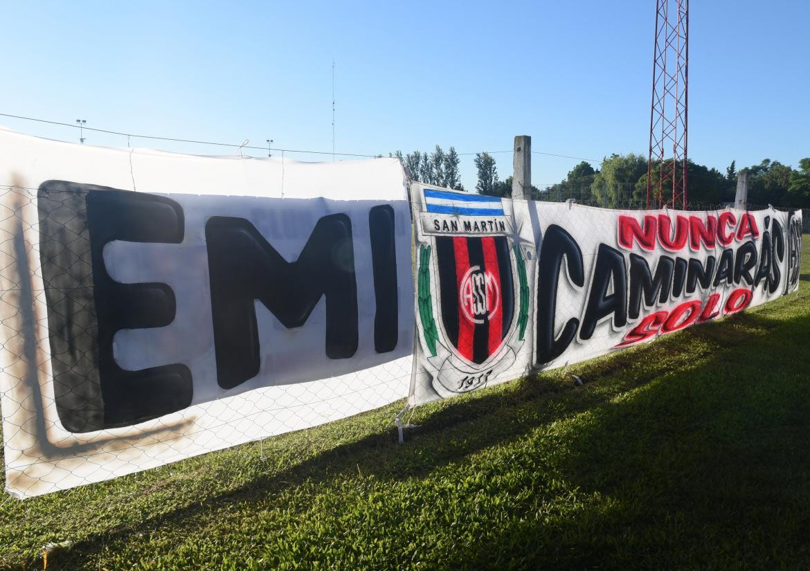 Bandera para Emiliano Sala en Progreso, su pueblo Natal (Reuters)