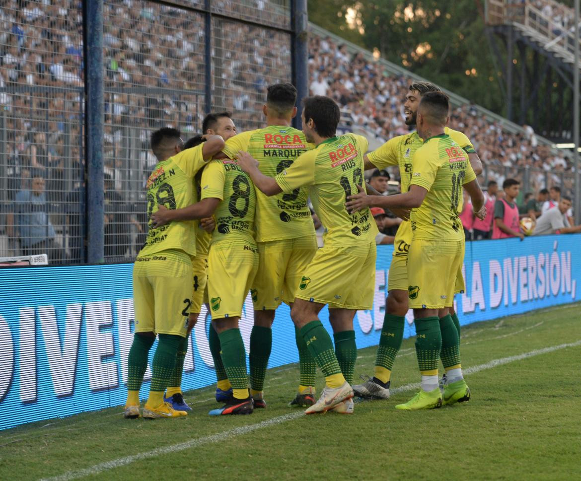 Festejo de Defensa y Justicia ante Gimnasia (LP) (NA)