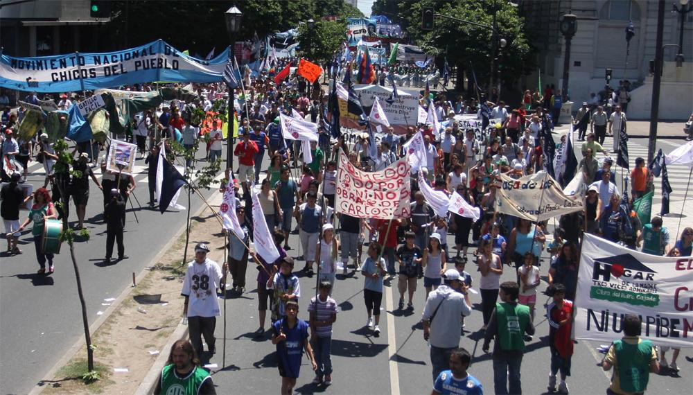 Movilización contra baja de edad de imputablidad	