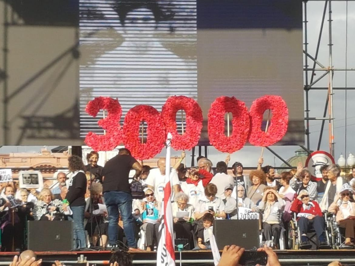 Abuelas y Madres de Plaza de Mayo, Foto: Claudia Seta, Diario26