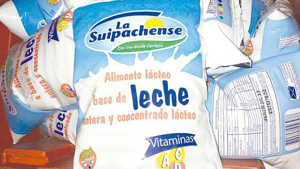 Suspenden una marca de leche por no aclarar que era un sustituto