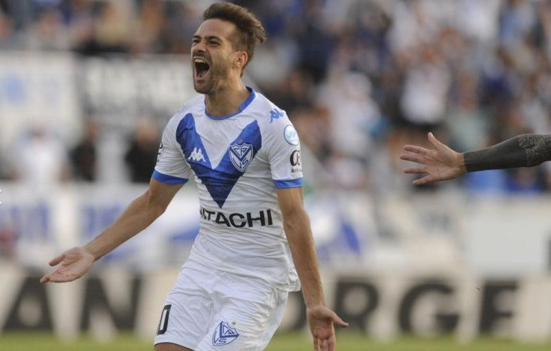 Festejo de Agustín Bouzat en victoria de Vélez ante Lanús