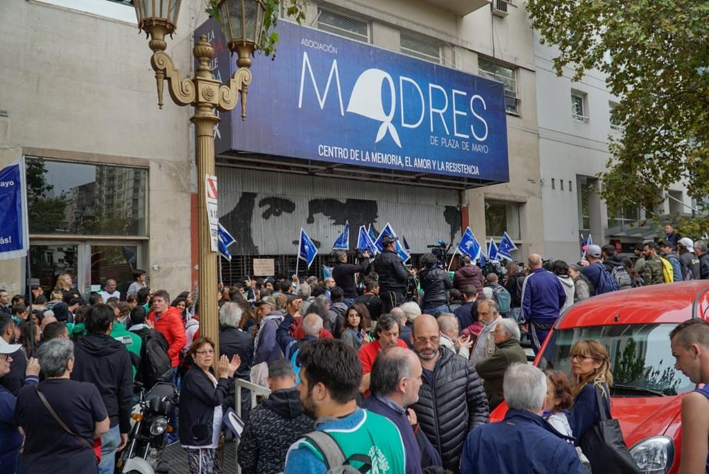 Madres de Plaza de Mayo, sede, procedimiento judicial Twitter	