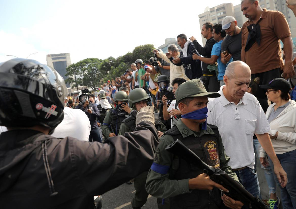 Tensión en Venezuela: militares anti Maduro liberaron a Leopoldo López, violencia, incidentes, Reuters