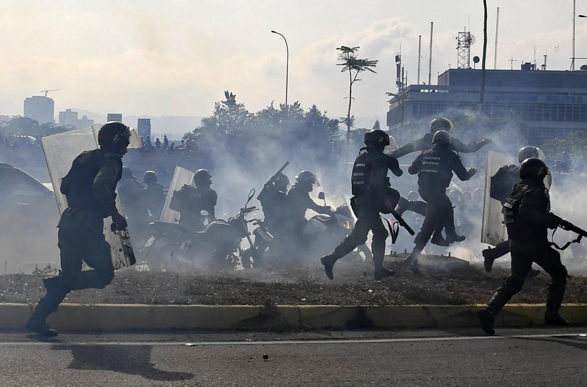 Tensión en Venezuela: militares anti Maduro liberaron a Leopoldo López, violencia, incidentes, NA	