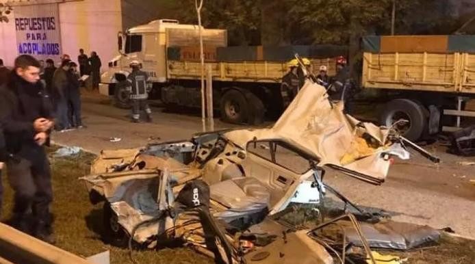 Accidente en San Miguel del Monte - cuatro muertos en confuso episodio