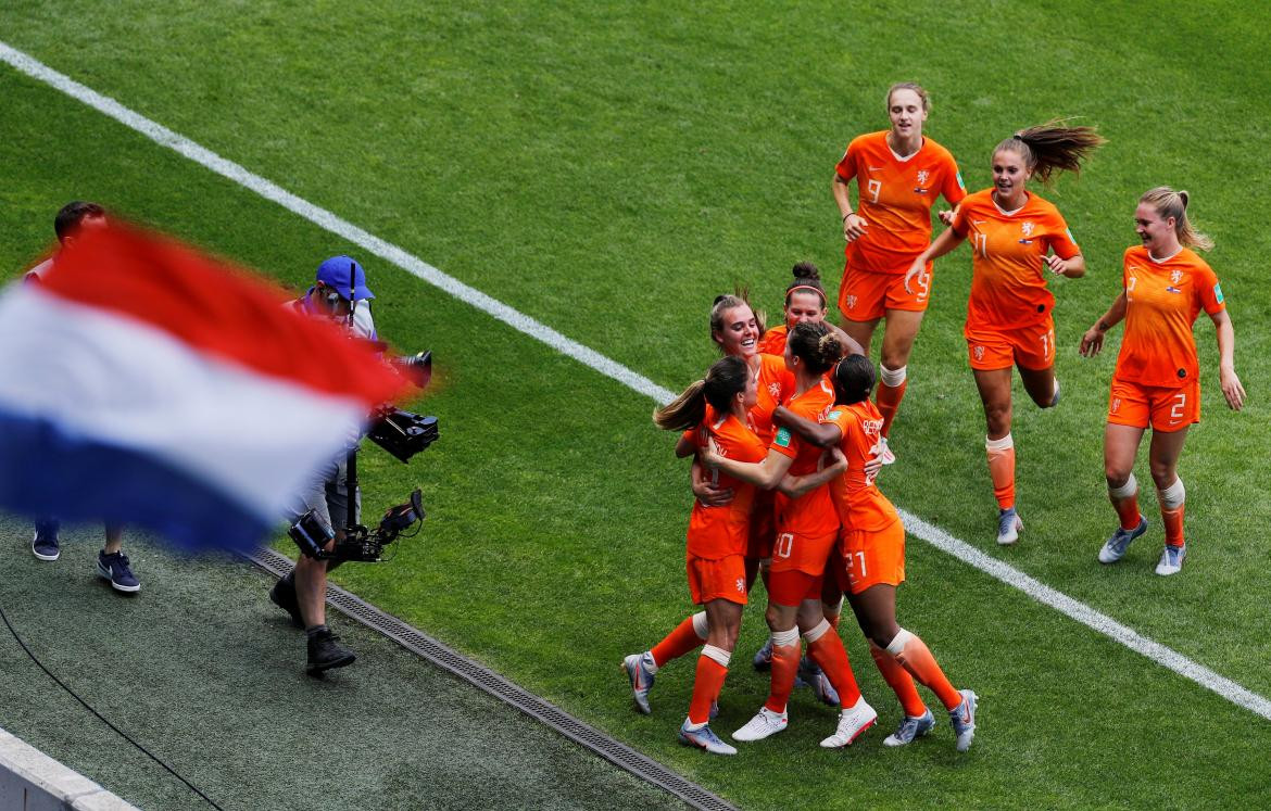 Mundial Femenino 2019 - Festejo de Holanda ante Nueva Zelanda (Reuters)