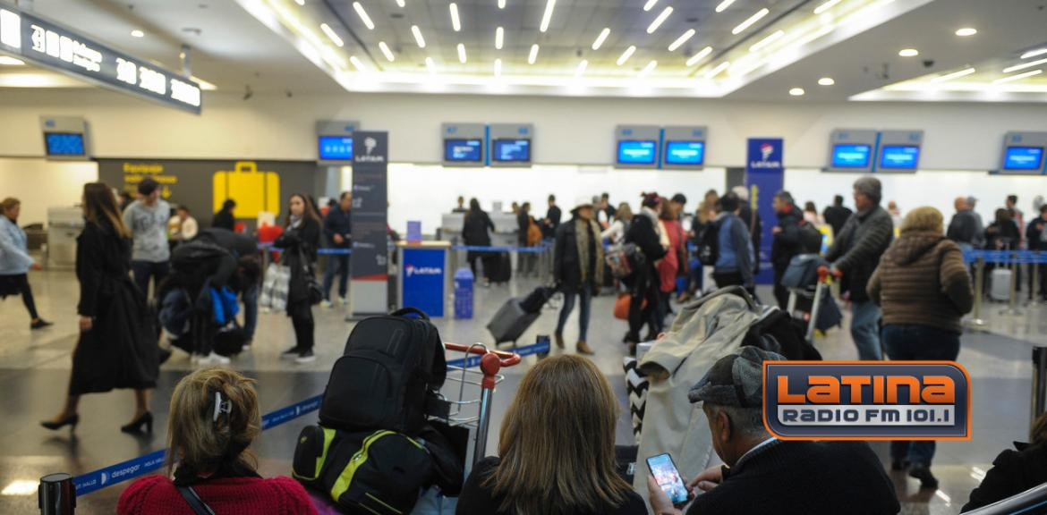 Paro de controladores aéreos - demoras en Aeroparque y Ezeiza