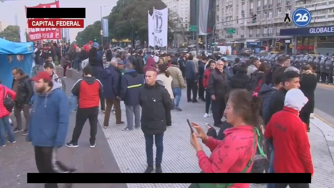 Incidentes en el Obelisco, móvil Canal 26	