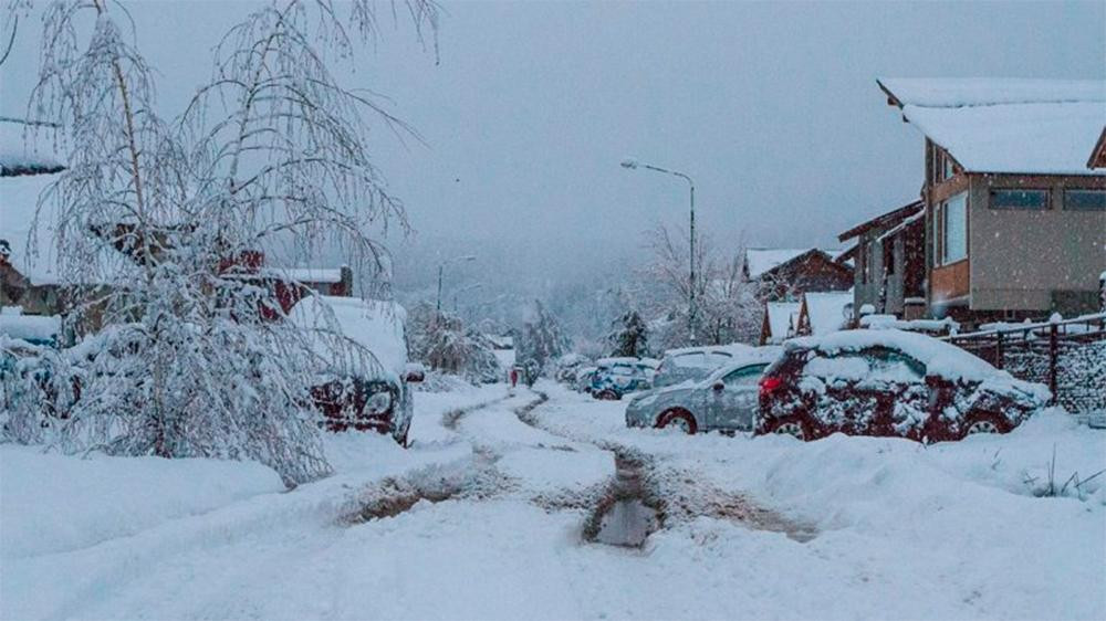 Temporal de nieve en Villa La Angostura	