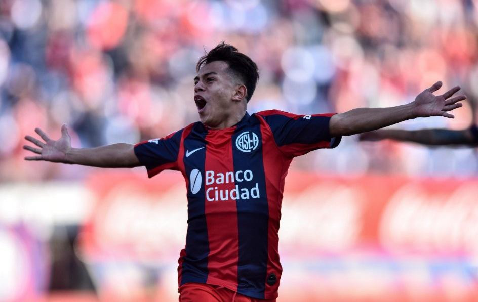 Superliga: Festejo de Barrios para San Lorenzo ante Godoy Cruz