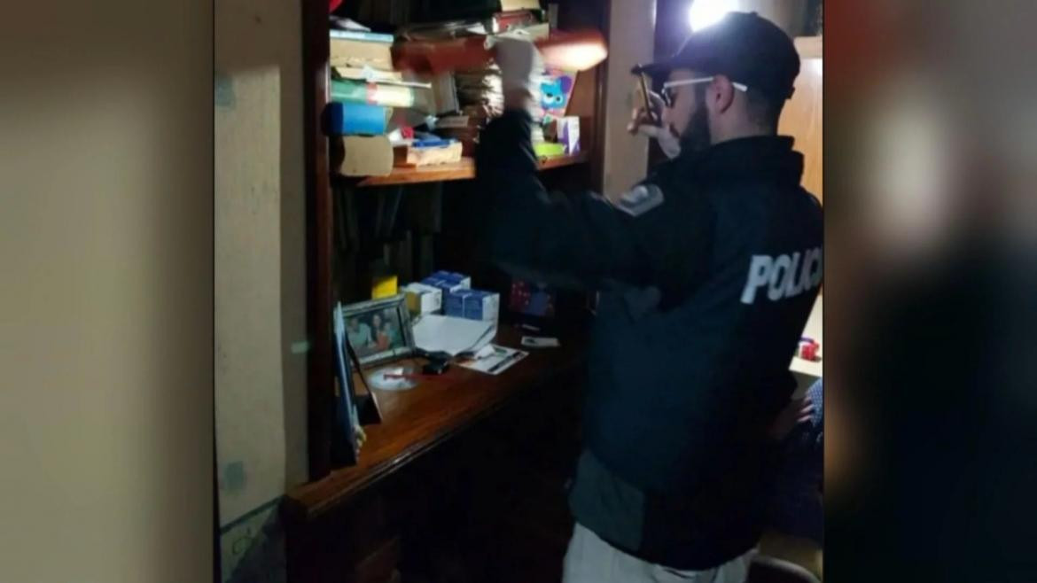 Docente de Bernal, Quilmes, detenida por abuso de sexual de hijo discapacitado, Foto Policía Bonaerense