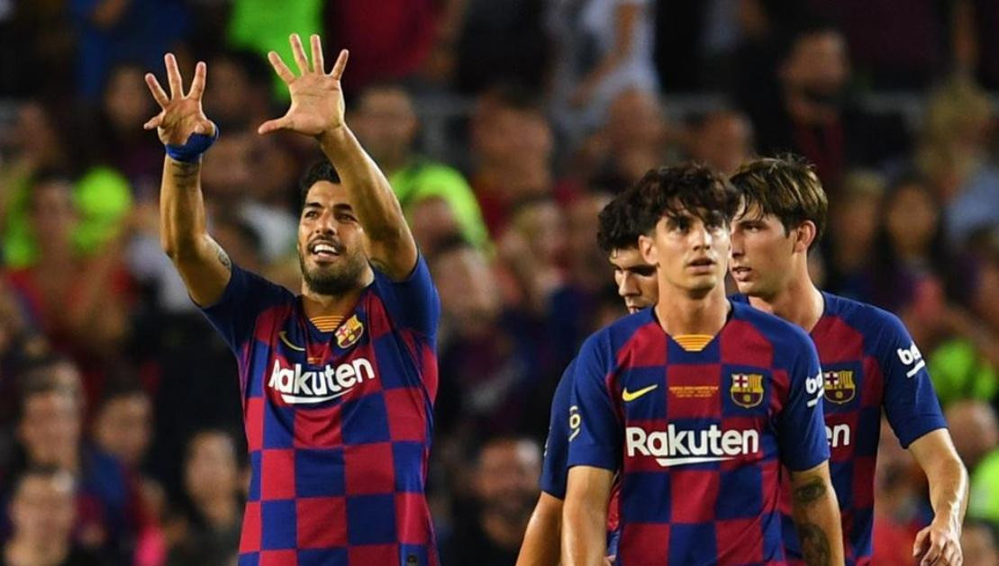 Festejo de Luis Suárez para el Barcelona ante el Arsenal en la Copa Joan Gamper