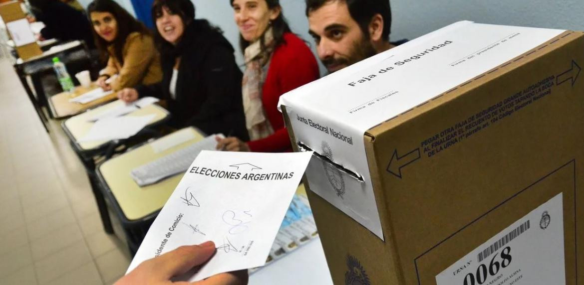 Elecciones - Voto en urna